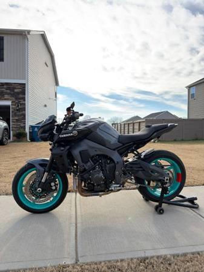 Used 2023 YAMAHA MT-10