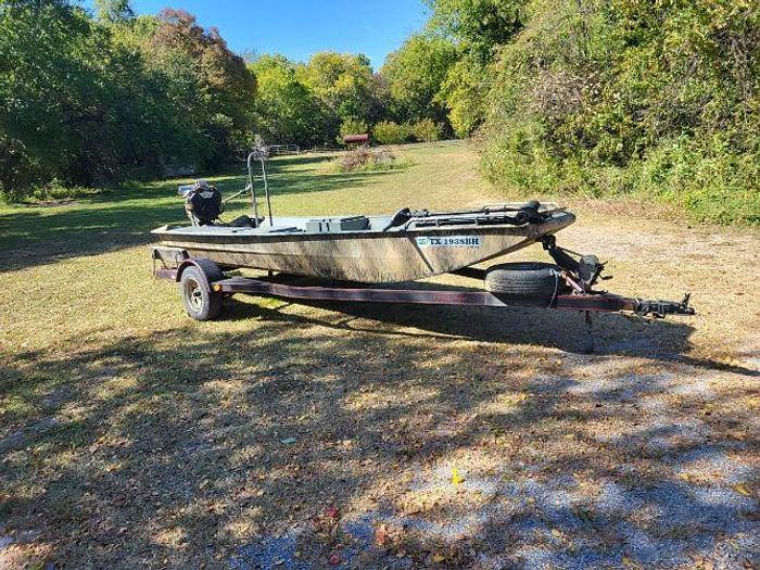 Used 2017 Muddboat 1848 Custom Boat and Motor