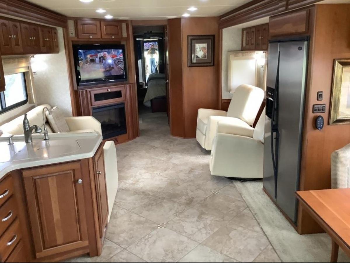 Used 2010 Winnebago Tour 42AD