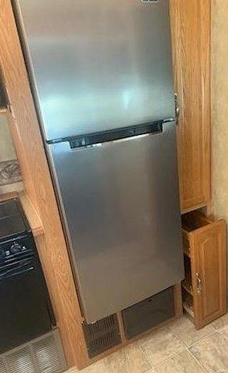 Used 2007 Forest River Cardinal 36RLE