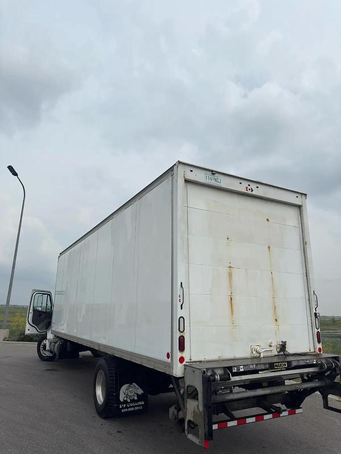 Used 2018 Freightliner M2 106