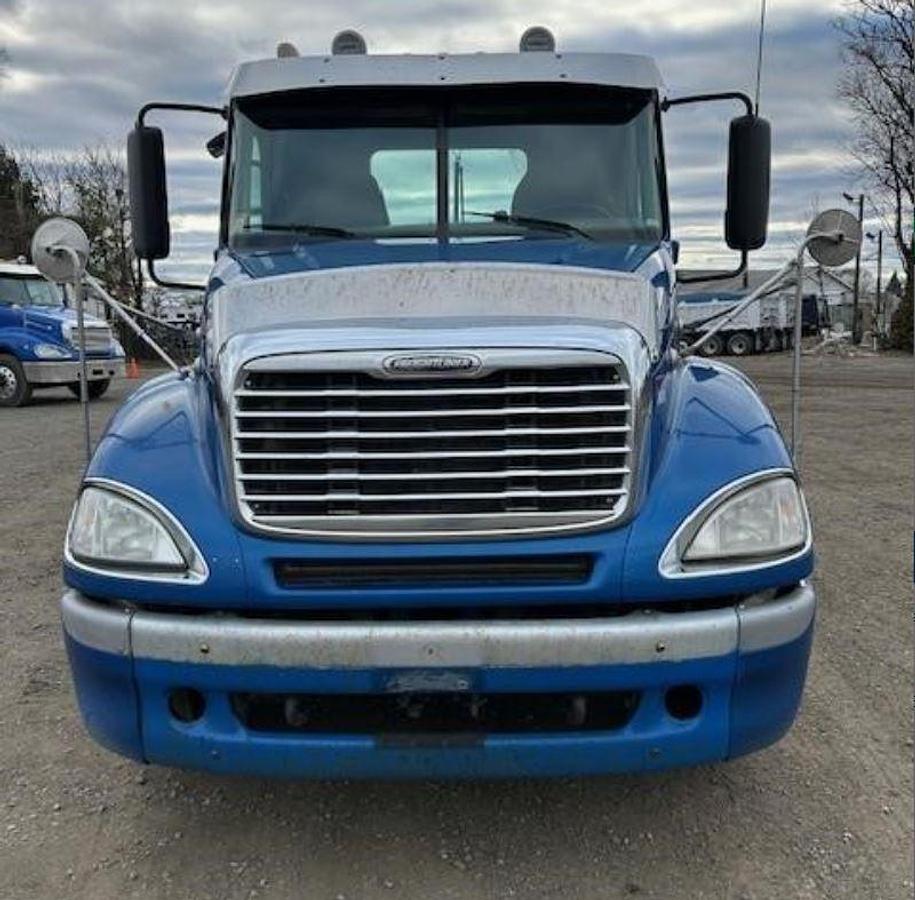 Used 2018 Freightliner Columbia 120