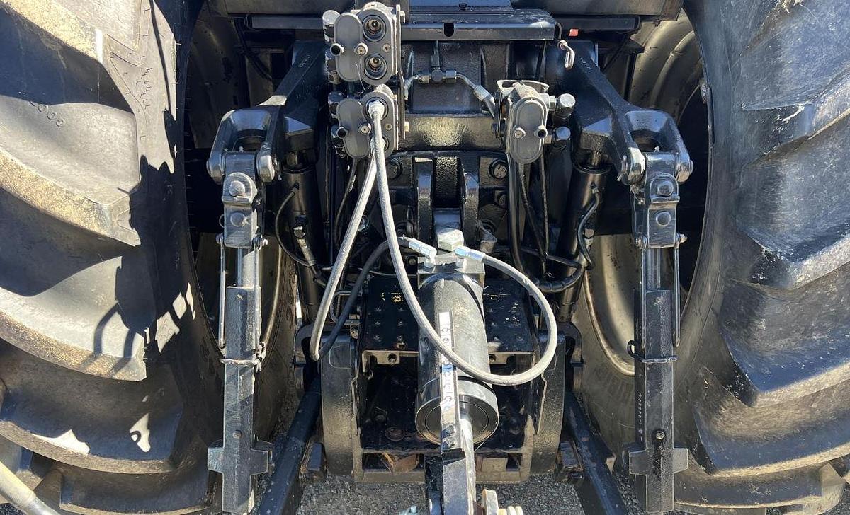 Used 1996 CASE IH 7240 Tractor