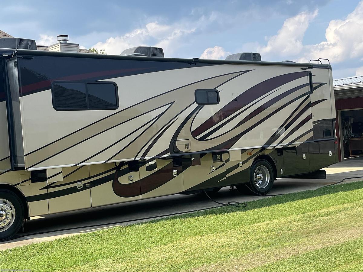 Used 2014 Fleetwood Discovery 40E Class A Motorhome