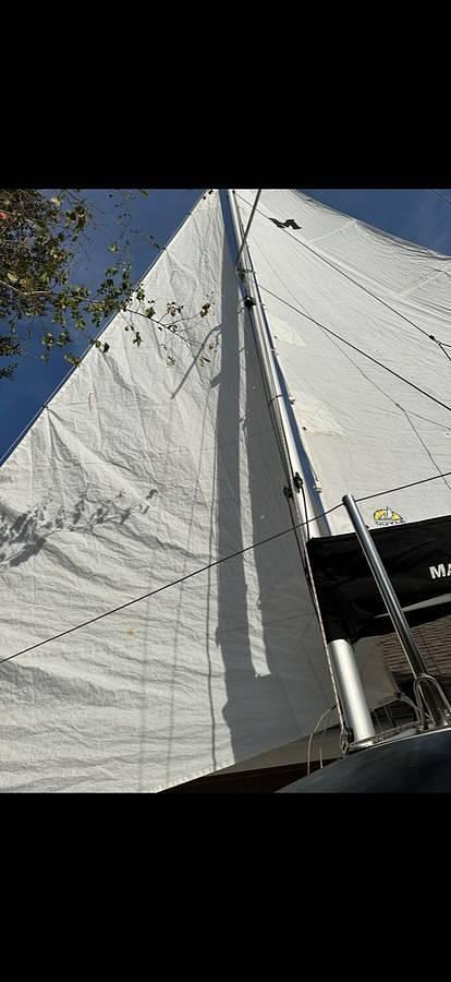 Used 2011 MacGregor M26 Powersailer • 90 HP Evinrude • Trailer Included • Sleeps 6