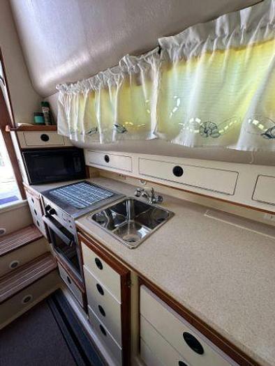 Used 2007 Albin Command Bridge 35