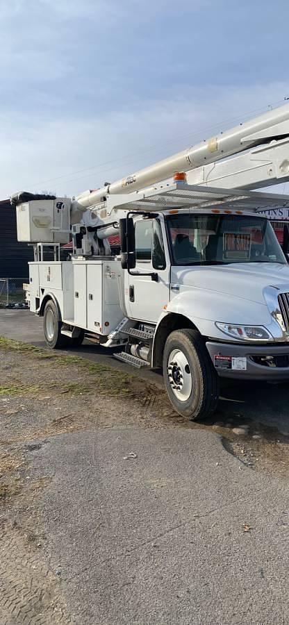 Used 2013 International DuraStar Bucket Truck