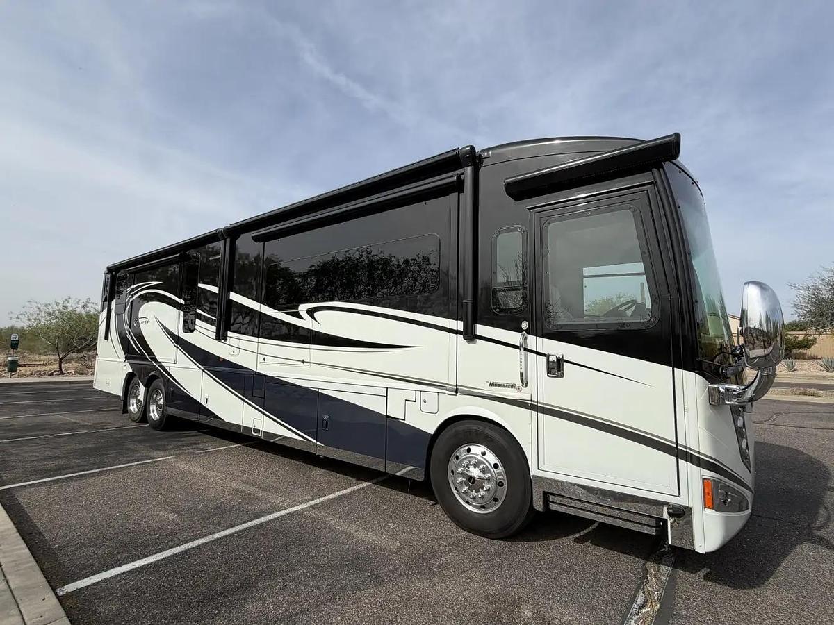 Used 2015 Winnebago Itasca Ellipse 42HD