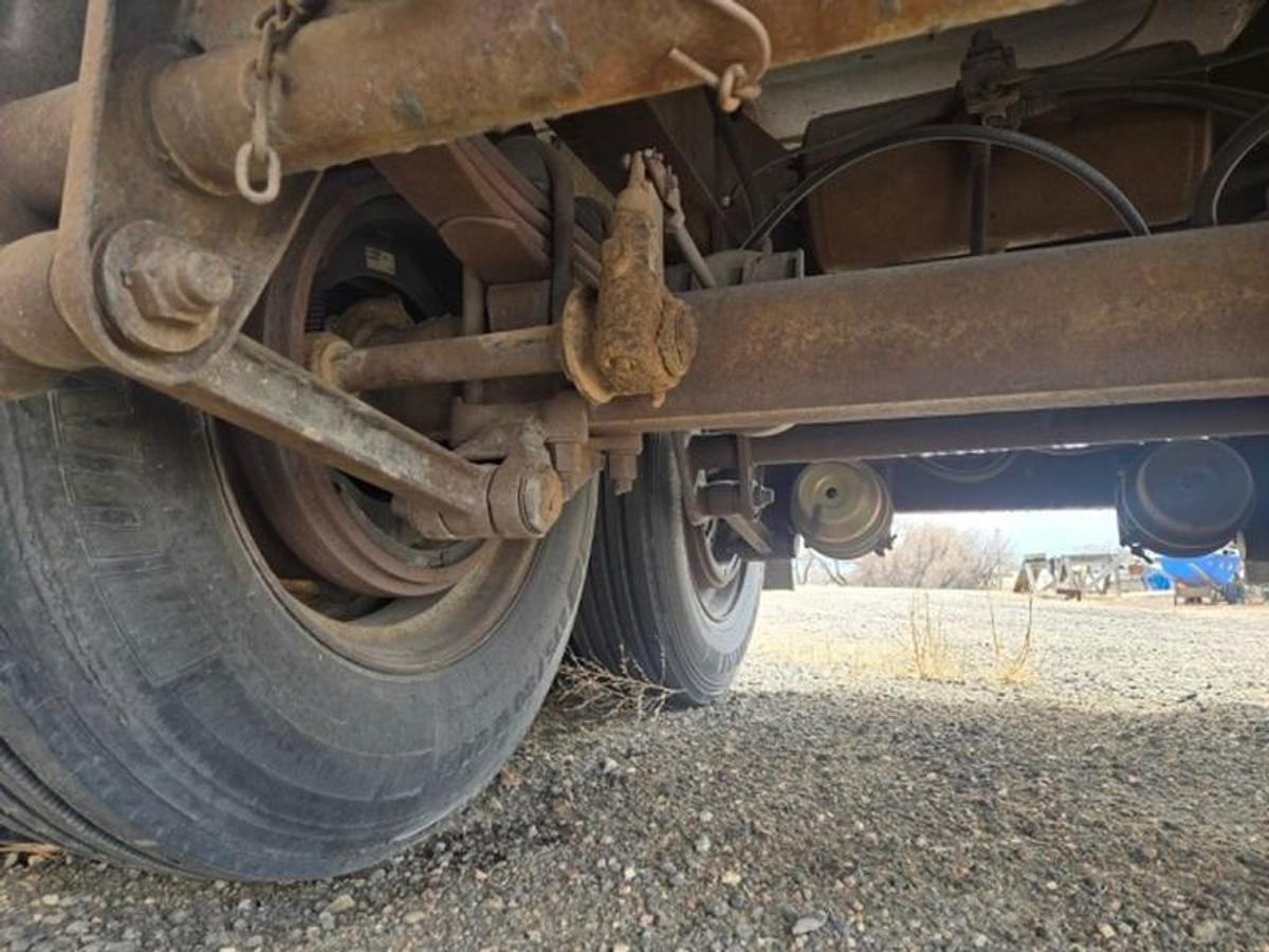 Used 1979 Fruehauf 7,500-Gallon Dot 406 Asphalt Tanker Trailer