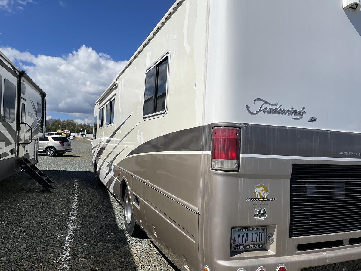 Used 2002 National Tradewinds Class A Motorhome