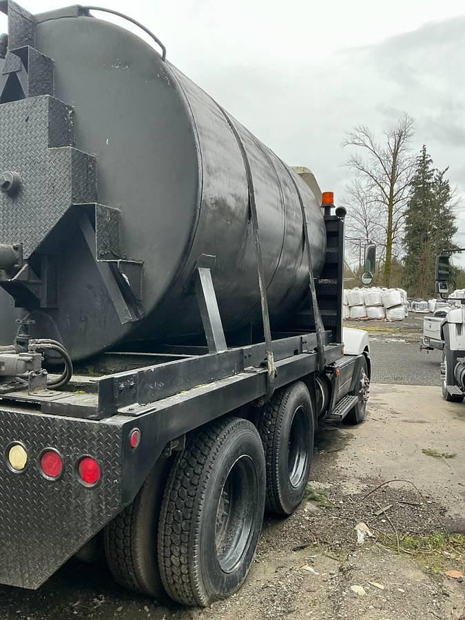 Used 1989 Kenworth Sealcoat Tanker