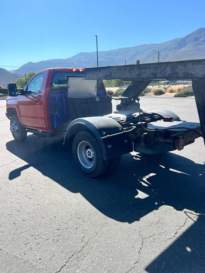 Used 2015 Chevrolet Silverado 3500 with Fifth Wheel Attachment
