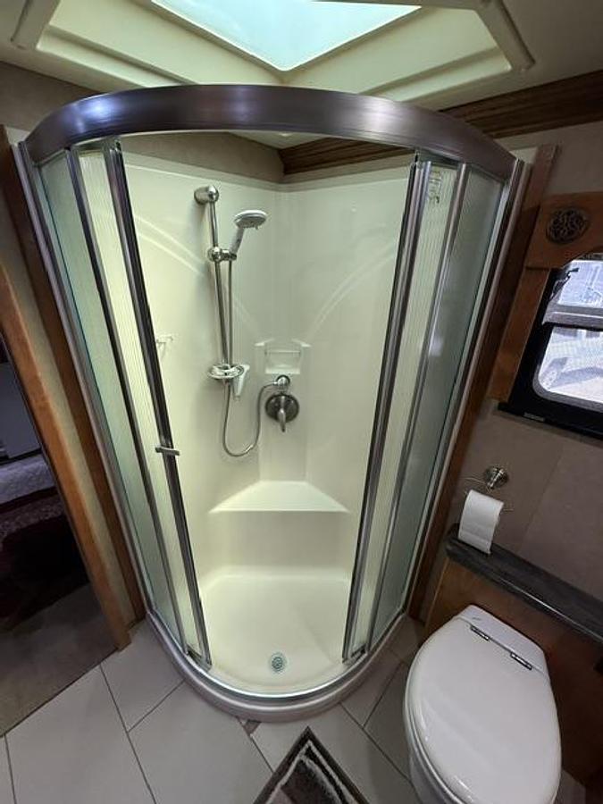 Used 2012 MONACO KNIGHT 40DT