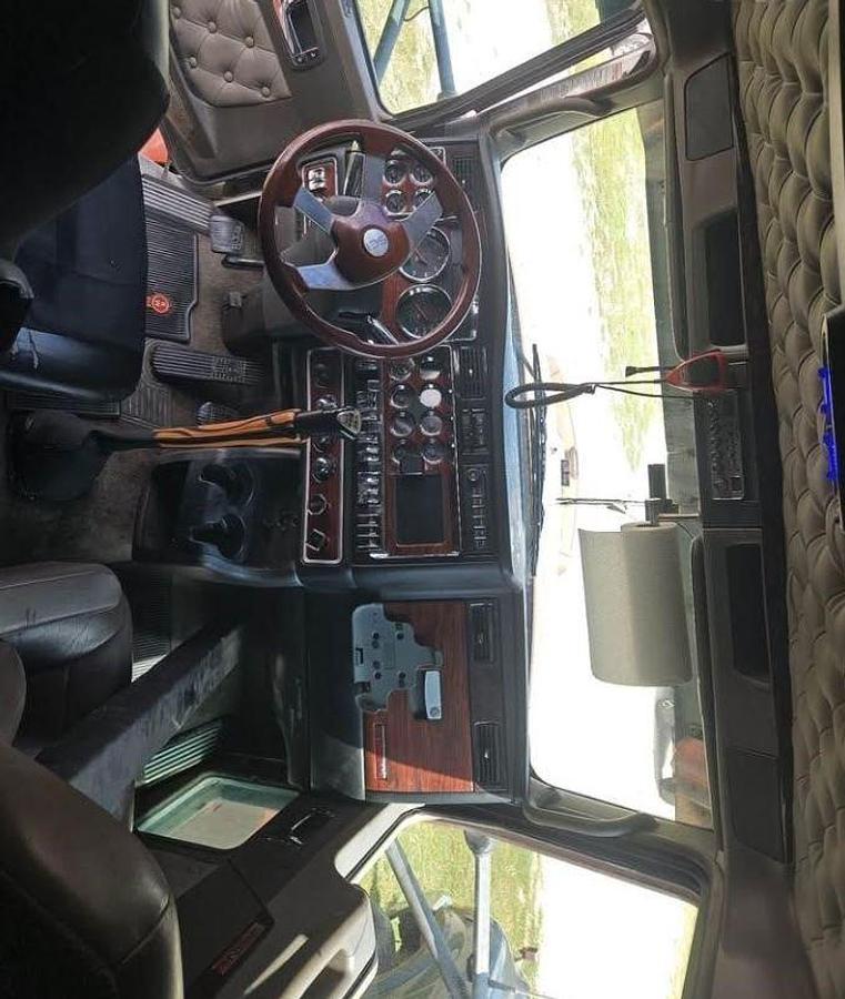 Used 2015 KENWORTH T660 Conventional Sleeper Semi