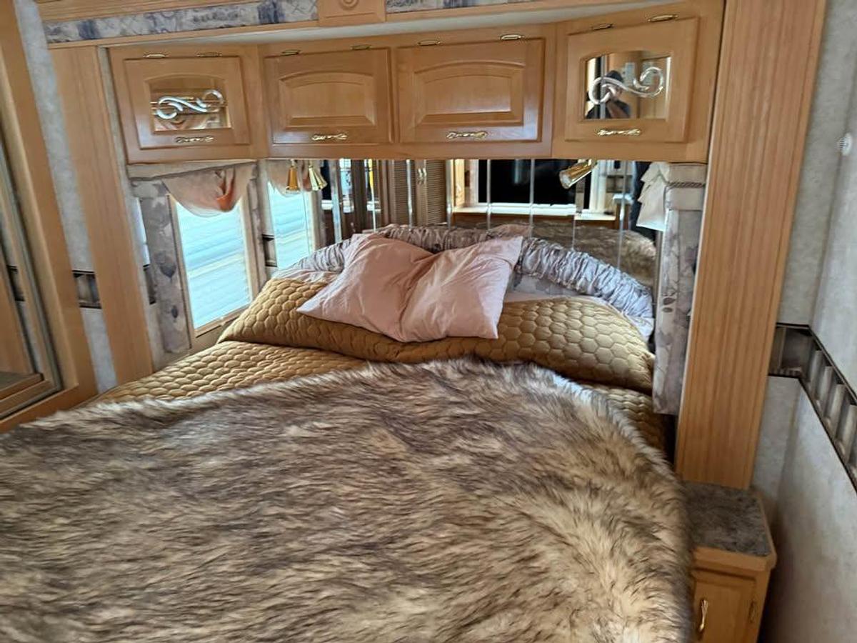 Used 2005 Newmar Kountry Star Class A Diesel Motorhome