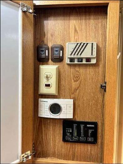 Used 2004 Travel Supreme Envoy 40DS04