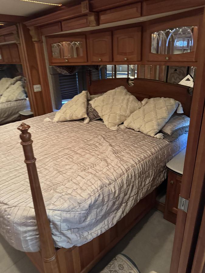 Used 2005 Newmar Essex 4505 Class A Motorhome