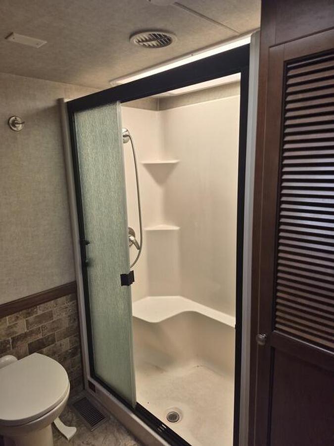 Used 2015 Heartland Landmark 365 Newport