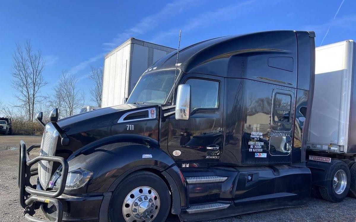 Used 2009 Mack Granite GU813 Grapple Truck