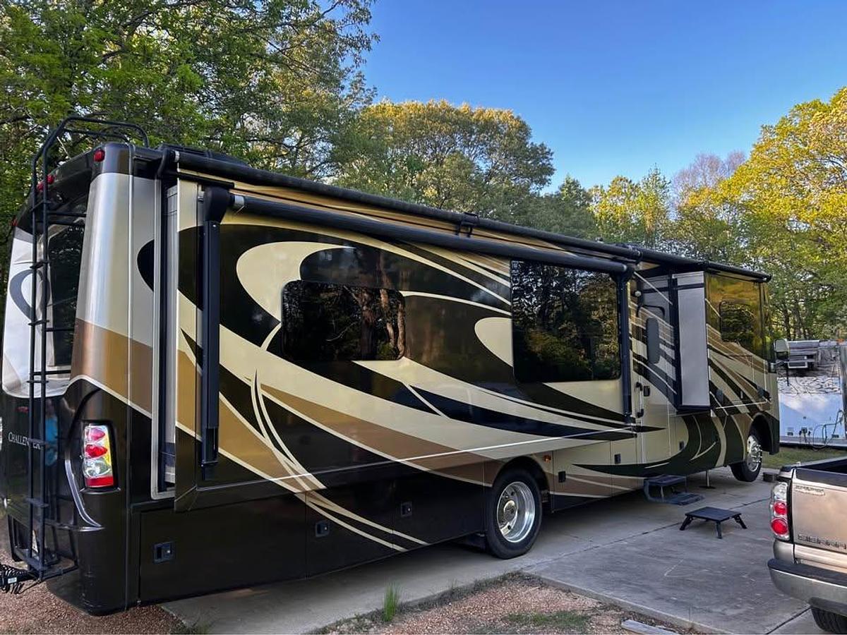 Used 2016 Thor Motor Coach 37KT
