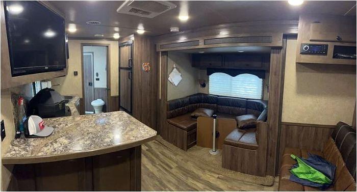 Used 2019 Lakota Charger With LQ