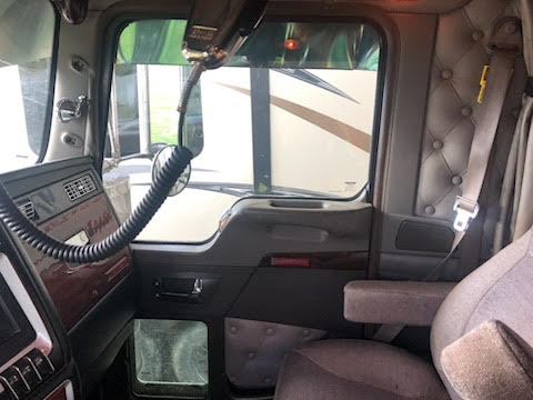 Used 2013 Kenworth Conventional Sleeper Semi