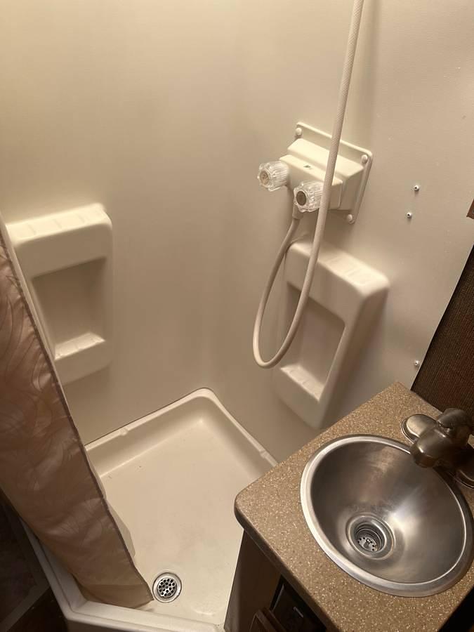 Used 2016 Thor Motor Coach Siesta Sprinter 24Sr Class C Motorhome