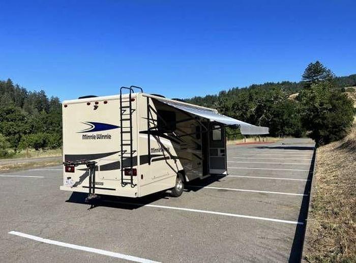 Used 2020 Winnebago Minnie Winnie 22R