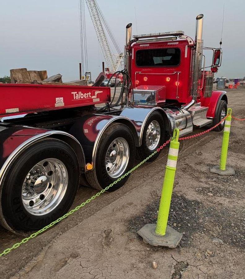 Used 2023 Peterbilt 389 Day Cab Semi Truck