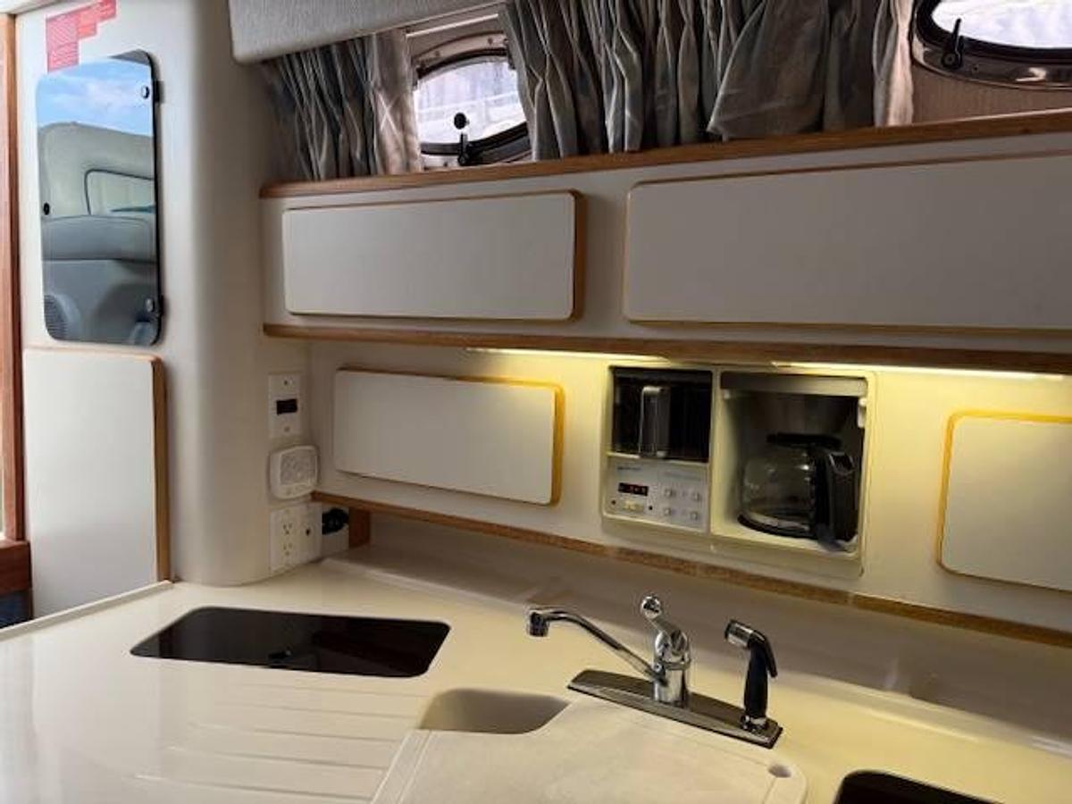 Used 1994 Sea Ray 370 Sundancer Powerboat