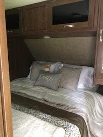 Used 2018 Dutchmen Coleman Light 2305QB