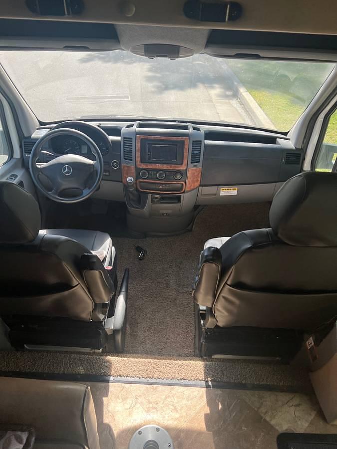 Used 2016 Thor Motor Coach Siesta Sprinter 24Sr Class C Motorhome