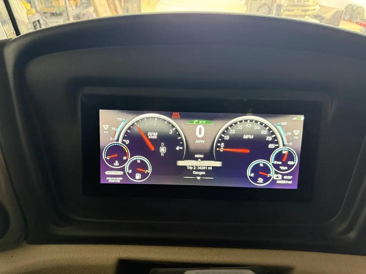 Used 2022 Fleetwood Discovery LXE 44H