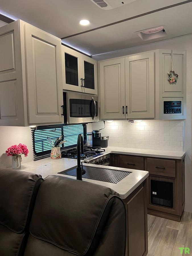 Used 2023 Alliance Paradigm 395DS Fifth Wheel