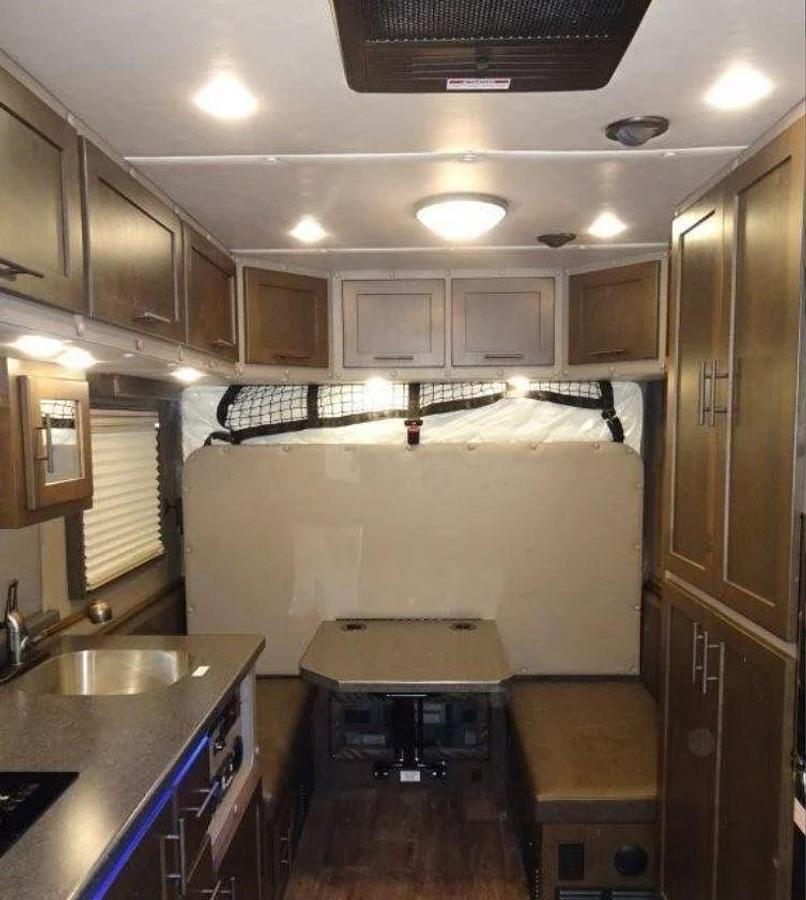 Used 2021 Volvo VNL64T300