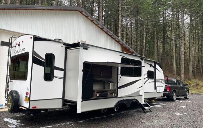 Used 2021 Keystone Cougar 29RLKWE