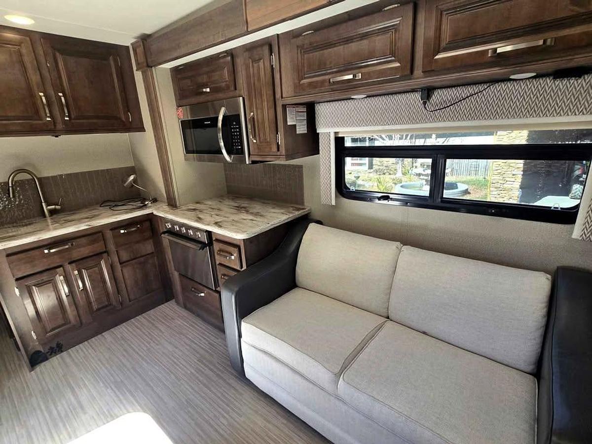 Used 2019 Entegra Esteem 31l