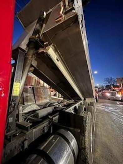 Used 2009 Mack GRANITE GU713