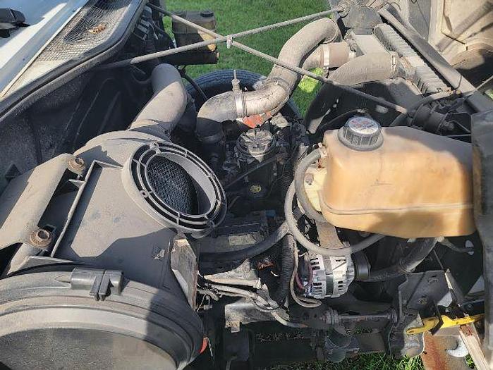 Used 1999 INTERNATIONAL 4700 Moving Van