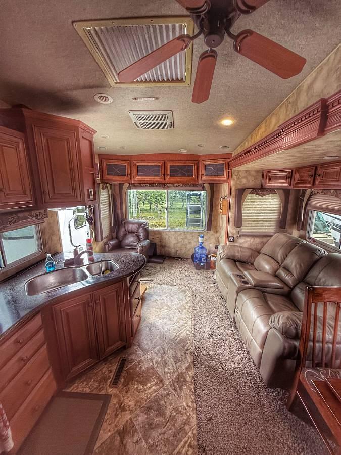 Used 2015 Northwood Arctic Fox Silver Fox 29-5T