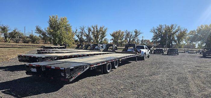 Used 2023 Diamond C FMAX212