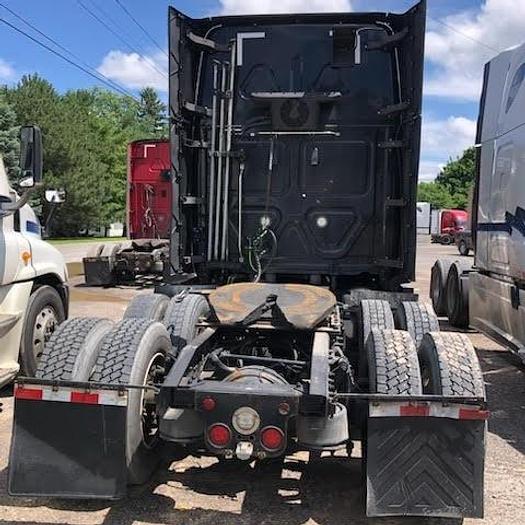 Used 2020 Freightliner Cascadia