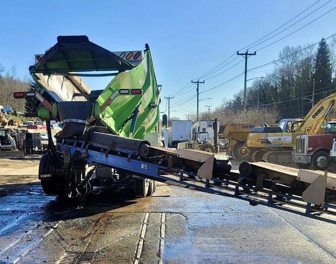 Used 2013 CAN AMERICAN STONE SPREADER SOIL KING XTR25