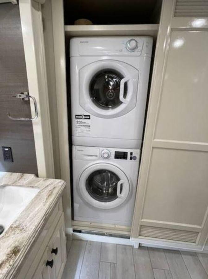 Used 2022 Tiffin Motorhomes ALLEGRO BUS 40IP Class A Motorhome