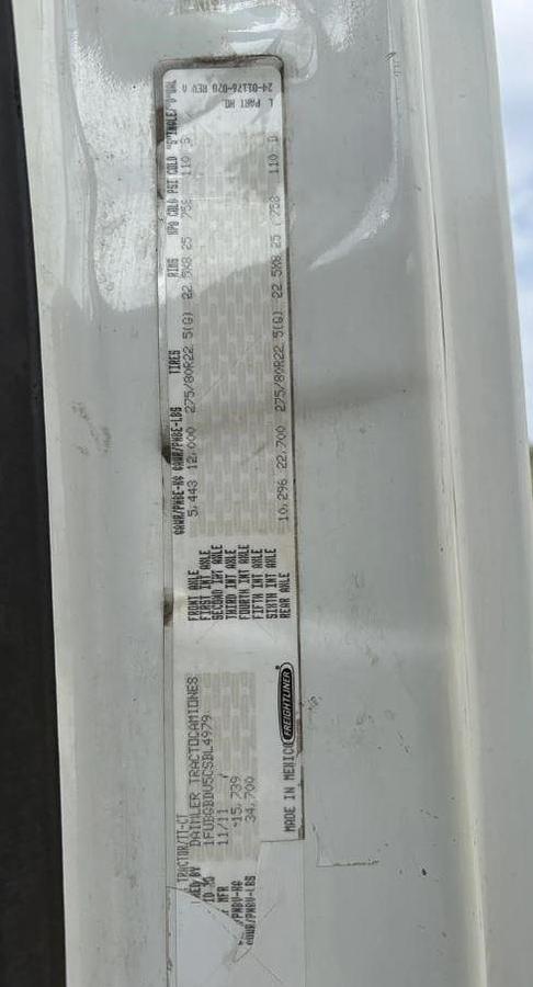 Used 2012 Freightliner Cascadia 113 Day Cab Semi Truck