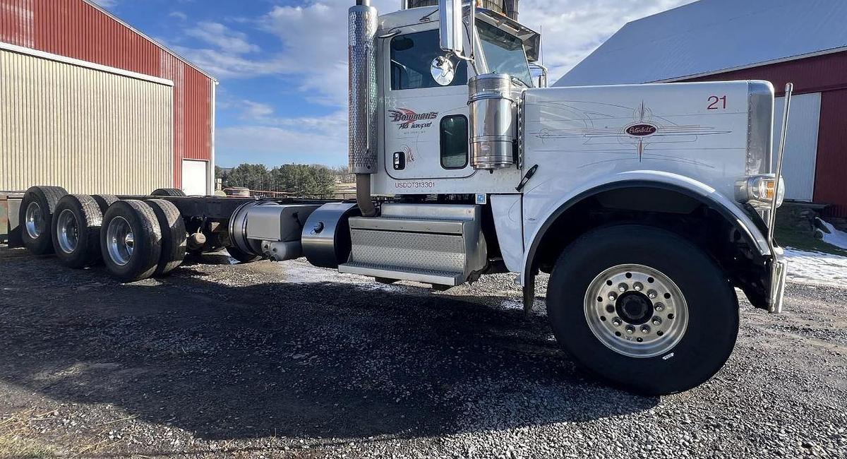 Used 2018 PETERBILT 389