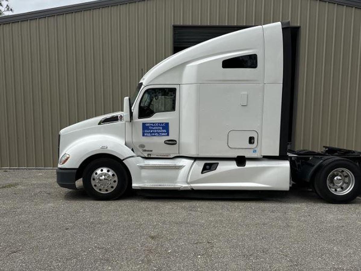 Used 2020 Kenworth T680 Sleeper Semi Truck