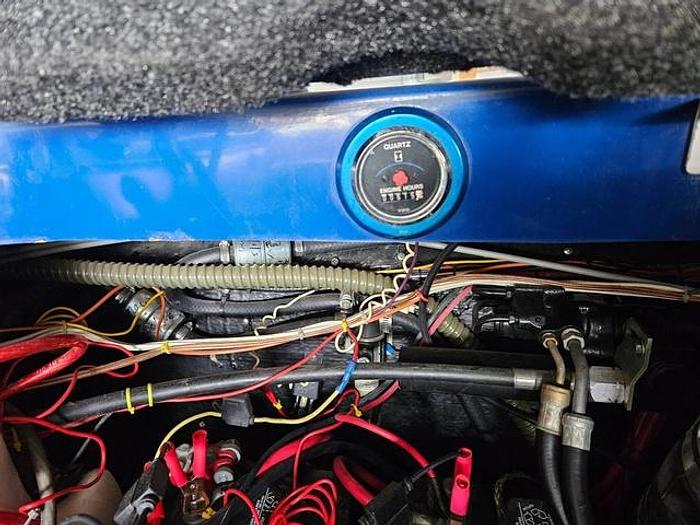 Used 1986 Commander Power Boat