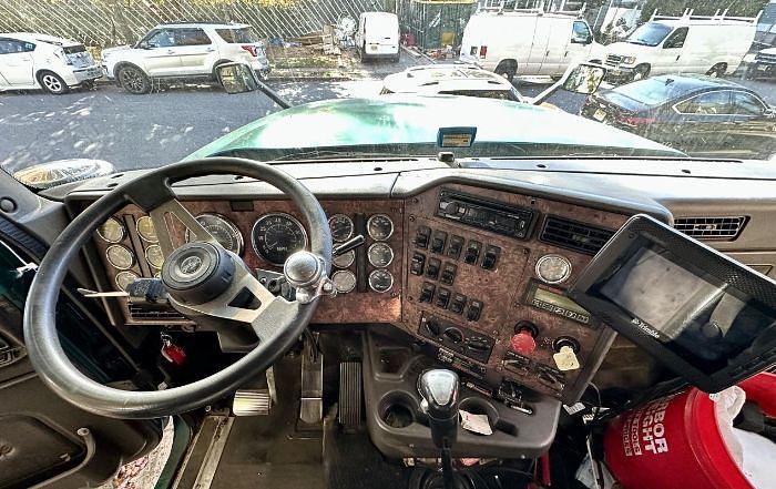 Used 2001 INTERNATIONAL 9900