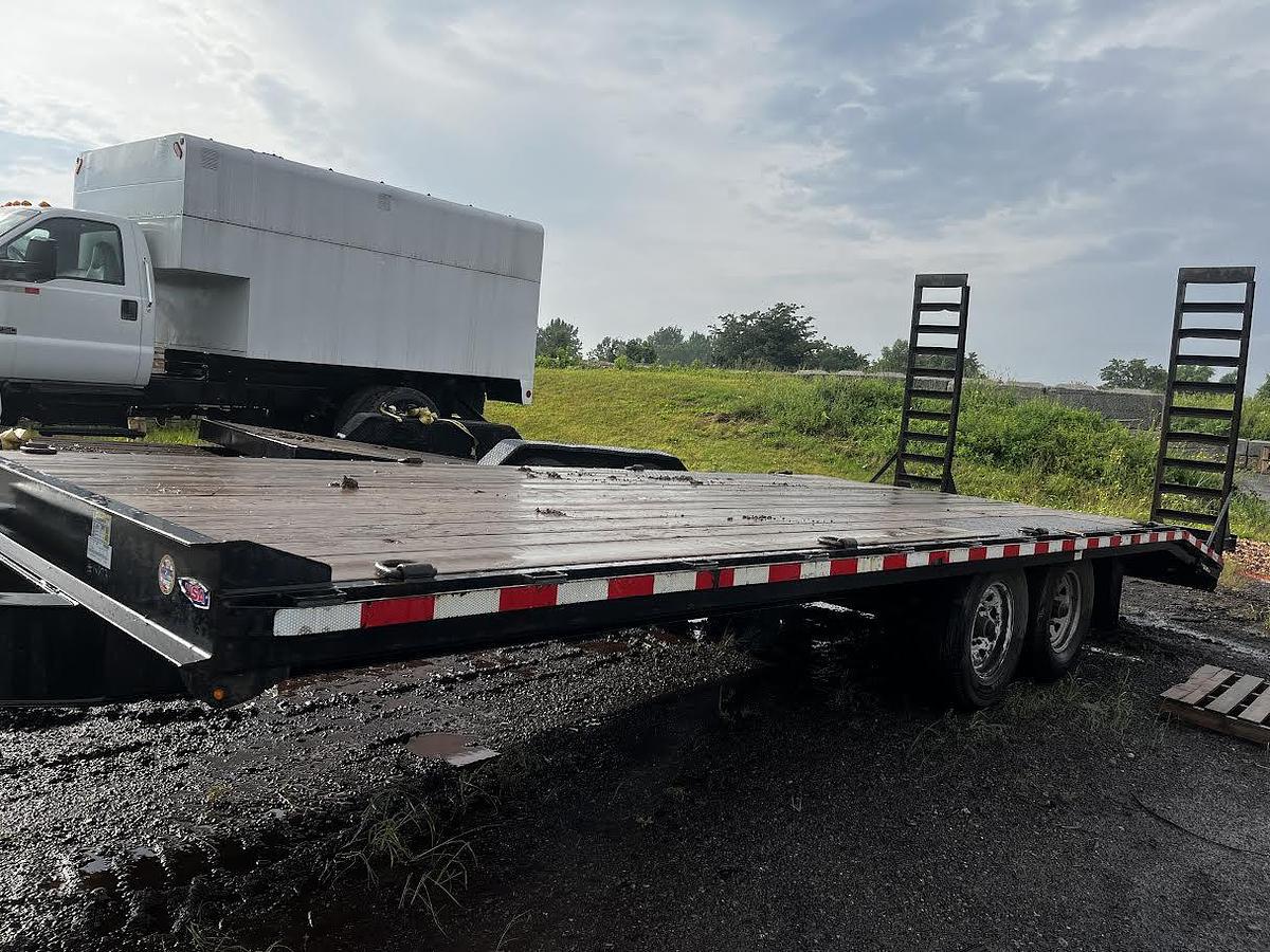 Used 2022 Cam Deckover 18ft Flatbed Trailer